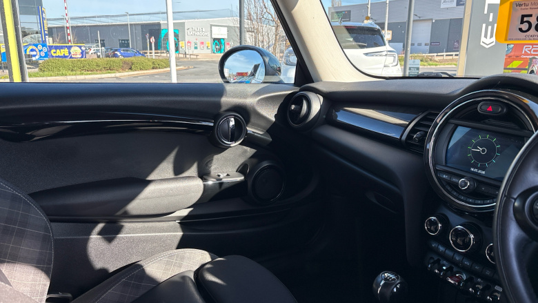 MINI Hatchback 1.5 Cooper II 3dr Petrol Hatchback